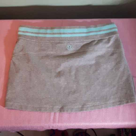 size 4 lululemon athletics work out tennis skirt - Picture 7 of 11